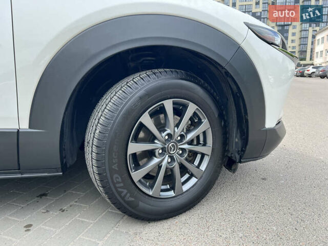 Білий Мазда CX-30, об'ємом двигуна 2 л та пробігом 42 тис. км за 18900 $, фото 6 на Automoto.ua
