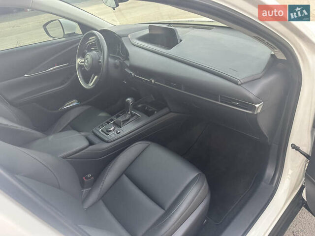 Белый Мазда CX-30, объемом двигателя 2.5 л и пробегом 48 тыс. км за 23200 $, фото 13 на Automoto.ua