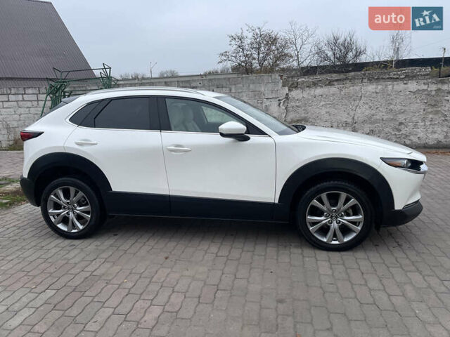 Белый Мазда CX-30, объемом двигателя 2.5 л и пробегом 103 тыс. км за 18200 $, фото 2 на Automoto.ua