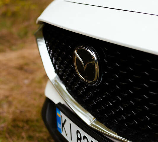 Белый Мазда CX-30, объемом двигателя 2.5 л и пробегом 40 тыс. км за 21000 $, фото 11 на Automoto.ua