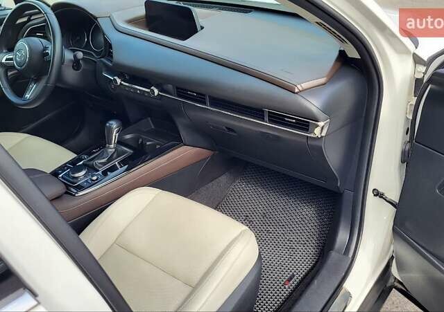 Белый Мазда CX-30, объемом двигателя 2.5 л и пробегом 78 тыс. км за 20500 $, фото 20 на Automoto.ua