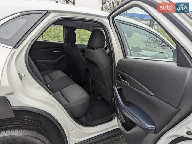 Белый Мазда CX-30, объемом двигателя 2.5 л и пробегом 43 тыс. км за 17799 $, фото 50 на Automoto.ua