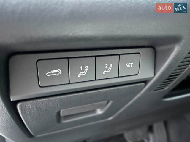 Белый Мазда CX-30, объемом двигателя 2.5 л и пробегом 103 тыс. км за 18200 $, фото 24 на Automoto.ua