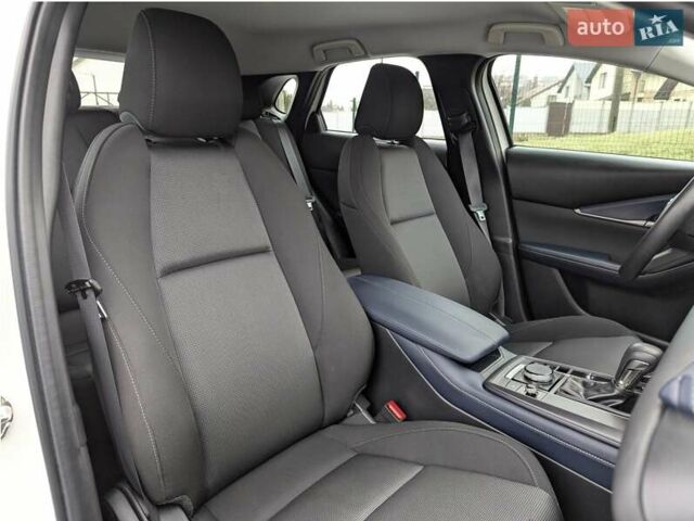 Белый Мазда CX-30, объемом двигателя 2.5 л и пробегом 43 тыс. км за 17799 $, фото 32 на Automoto.ua