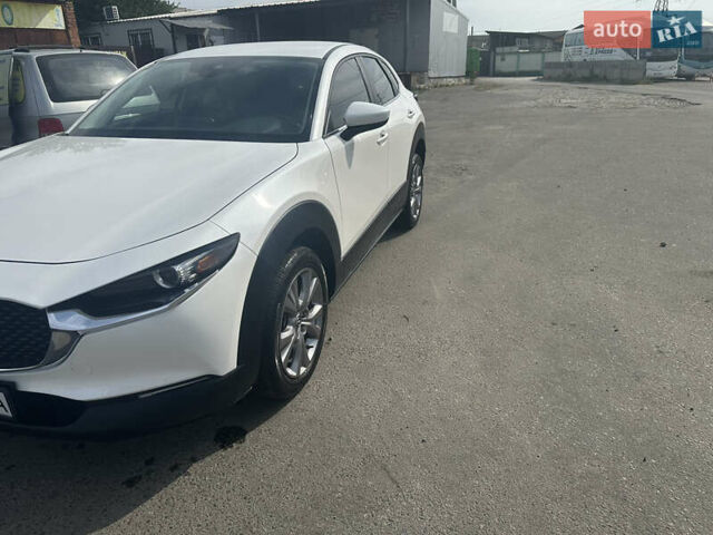 Белый Мазда CX-30, объемом двигателя 2.5 л и пробегом 48 тыс. км за 23200 $, фото 2 на Automoto.ua