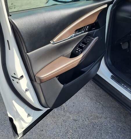 Белый Мазда CX-30, объемом двигателя 2.5 л и пробегом 78 тыс. км за 20500 $, фото 8 на Automoto.ua