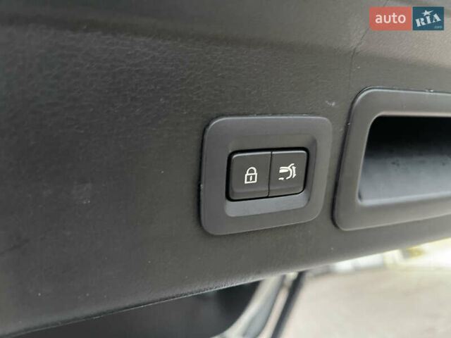 Белый Мазда CX-30, объемом двигателя 2.5 л и пробегом 103 тыс. км за 18200 $, фото 14 на Automoto.ua