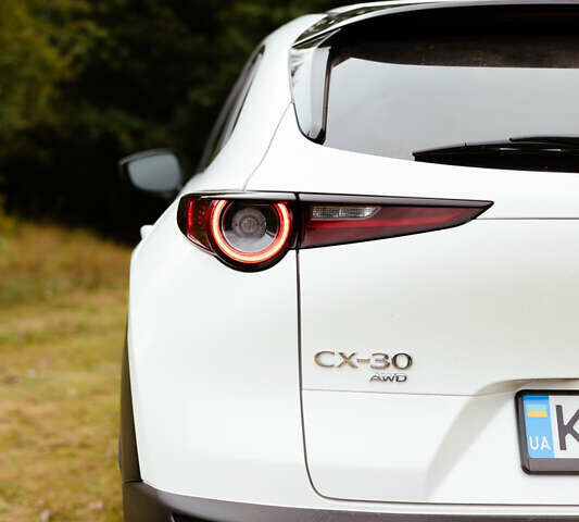 Белый Мазда CX-30, объемом двигателя 2.5 л и пробегом 40 тыс. км за 21000 $, фото 26 на Automoto.ua