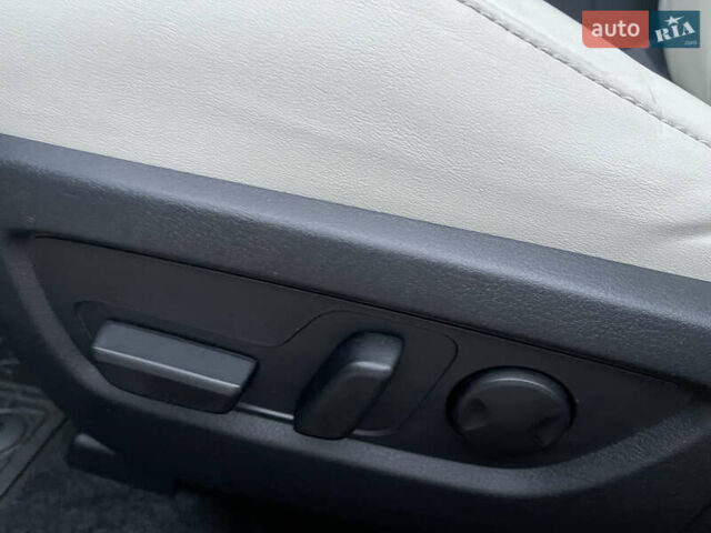 Белый Мазда CX-30, объемом двигателя 2.5 л и пробегом 103 тыс. км за 18200 $, фото 22 на Automoto.ua