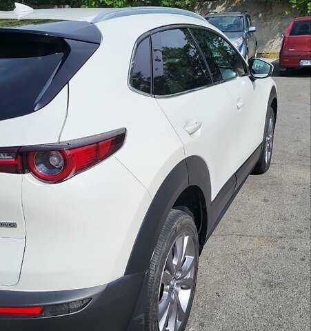 Белый Мазда CX-30, объемом двигателя 2.5 л и пробегом 78 тыс. км за 20500 $, фото 2 на Automoto.ua