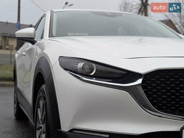 Белый Мазда CX-30, объемом двигателя 2.5 л и пробегом 43 тыс. км за 17799 $, фото 4 на Automoto.ua