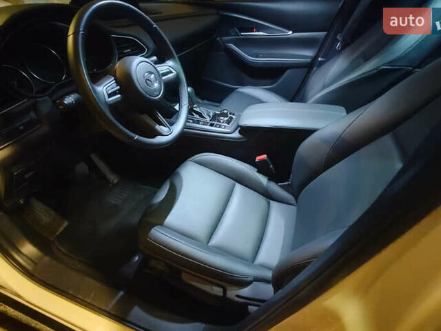 Белый Мазда CX-30, объемом двигателя 2 л и пробегом 115 тыс. км за 18300 $, фото 12 на Automoto.ua