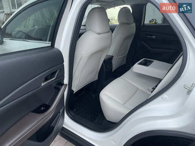 Белый Мазда CX-30, объемом двигателя 2.5 л и пробегом 103 тыс. км за 18200 $, фото 17 на Automoto.ua