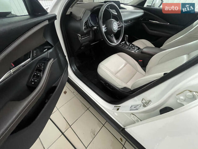 Белый Мазда CX-30, объемом двигателя 2.5 л и пробегом 103 тыс. км за 18200 $, фото 18 на Automoto.ua