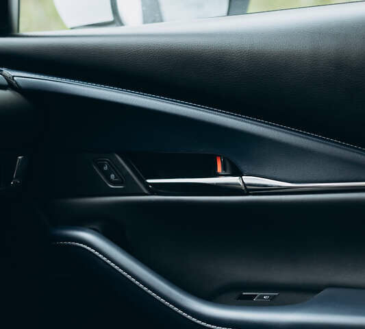 Белый Мазда CX-30, объемом двигателя 2.5 л и пробегом 40 тыс. км за 21000 $, фото 40 на Automoto.ua