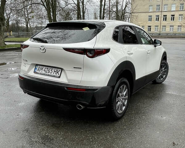 Белый Мазда CX-30, объемом двигателя 2.49 л и пробегом 25 тыс. км за 19400 $, фото 4 на Automoto.ua