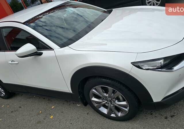 Белый Мазда CX-30, объемом двигателя 2 л и пробегом 51 тыс. км за 26000 $, фото 3 на Automoto.ua