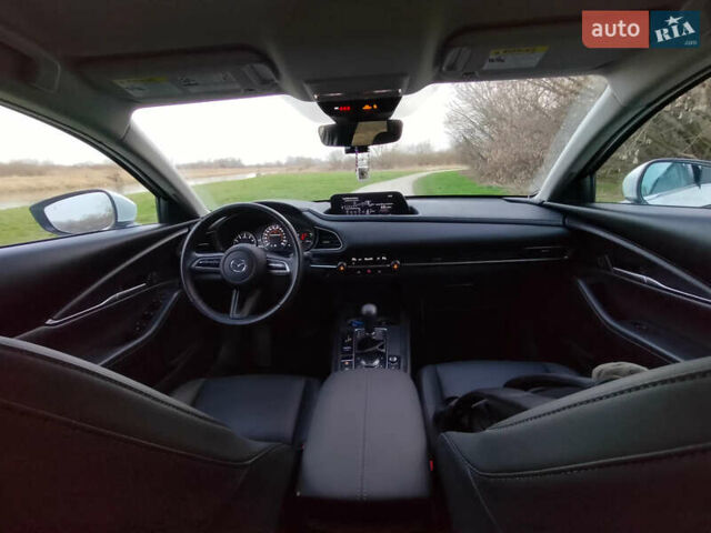 Белый Мазда CX-30, объемом двигателя 2 л и пробегом 115 тыс. км за 18300 $, фото 7 на Automoto.ua