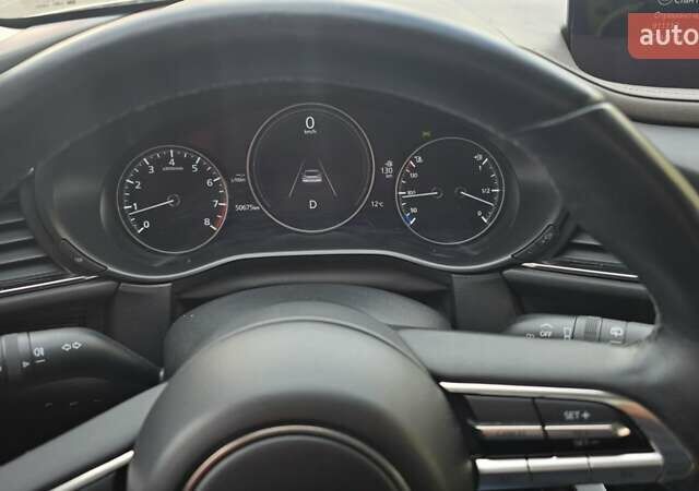 Белый Мазда CX-30, объемом двигателя 2 л и пробегом 51 тыс. км за 26000 $, фото 2 на Automoto.ua