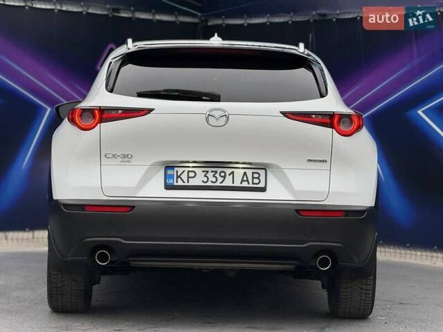 Белый Мазда CX-30, объемом двигателя 2.5 л и пробегом 68 тыс. км за 22500 $, фото 1 на Automoto.ua