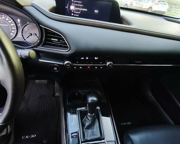 Білий Мазда CX-30, об'ємом двигуна 2.5 л та пробігом 63 тис. км за 21400 $, фото 7 на Automoto.ua