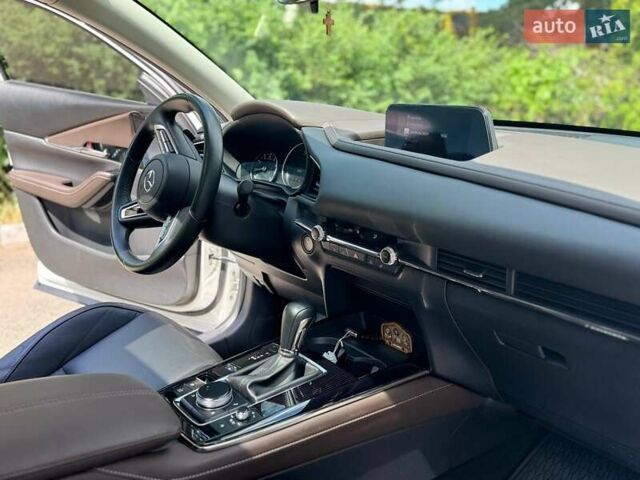 Белый Мазда CX-30, объемом двигателя 2.49 л и пробегом 37 тыс. км за 22900 $, фото 11 на Automoto.ua