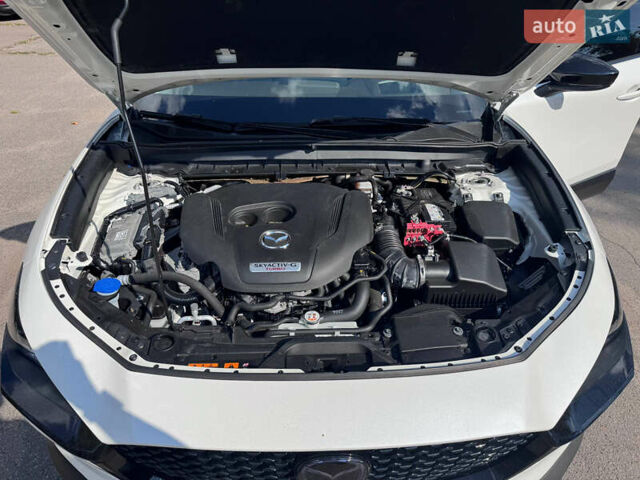 Білий Мазда CX-30, об'ємом двигуна 2.5 л та пробігом 63 тис. км за 21400 $, фото 11 на Automoto.ua