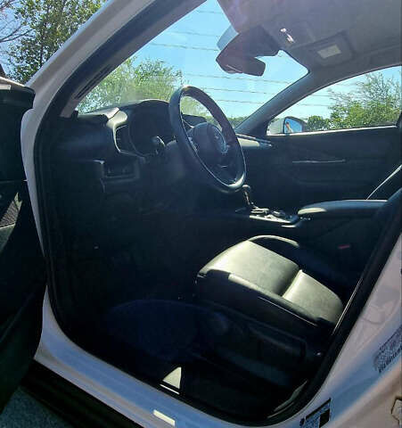 Белый Мазда CX-30, объемом двигателя 2.5 л и пробегом 41 тыс. км за 22100 $, фото 10 на Automoto.ua