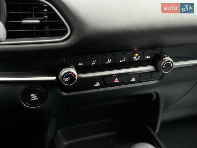 Белый Мазда CX-30, объемом двигателя 2.49 л и пробегом 39 тыс. км за 17999 $, фото 12 на Automoto.ua