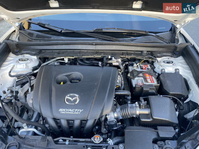 Белый Мазда CX-30, объемом двигателя 2.5 л и пробегом 97 тыс. км за 15750 $, фото 51 на Automoto.ua