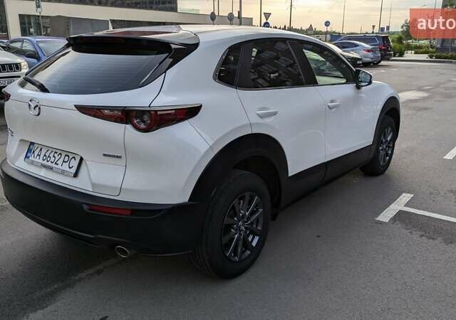 Белый Мазда CX-30, объемом двигателя 2.49 л и пробегом 40 тыс. км за 17400 $, фото 3 на Automoto.ua