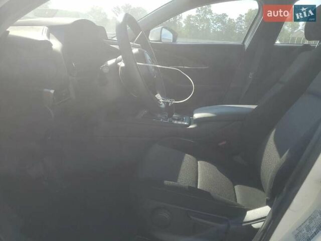 Белый Мазда CX-30, объемом двигателя 2.5 л и пробегом 30 тыс. км за 14350 $, фото 6 на Automoto.ua