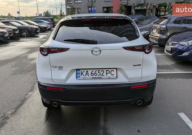 Белый Мазда CX-30, объемом двигателя 2.49 л и пробегом 40 тыс. км за 17400 $, фото 9 на Automoto.ua
