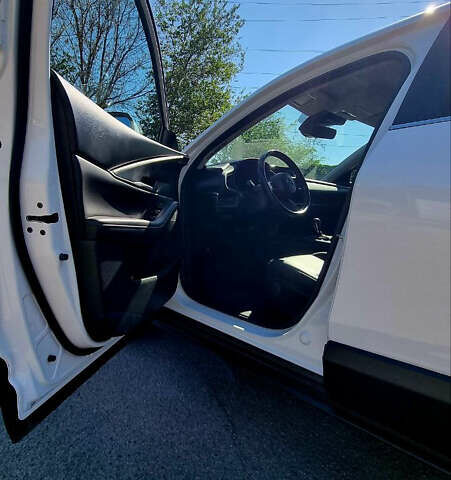 Белый Мазда CX-30, объемом двигателя 2.5 л и пробегом 41 тыс. км за 22100 $, фото 7 на Automoto.ua