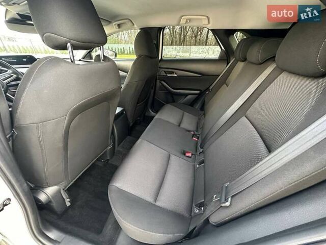 Белый Мазда CX-30, объемом двигателя 2.5 л и пробегом 134 тыс. км за 15500 $, фото 18 на Automoto.ua