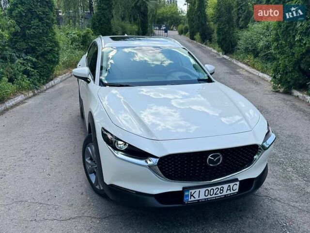 Белый Мазда CX-30, объемом двигателя 2.49 л и пробегом 37 тыс. км за 22900 $, фото 3 на Automoto.ua