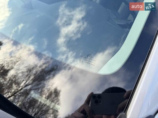 Белый Мазда CX-30, объемом двигателя 2.5 л и пробегом 59 тыс. км за 17900 $, фото 10 на Automoto.ua