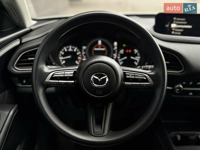 Белый Мазда CX-30, объемом двигателя 2.49 л и пробегом 39 тыс. км за 17999 $, фото 9 на Automoto.ua