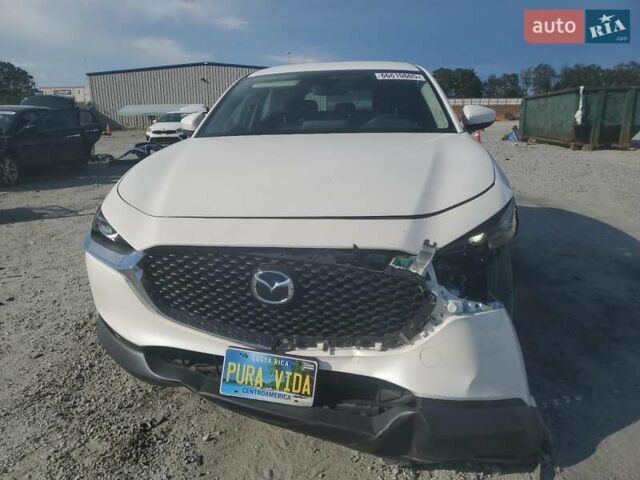 Белый Мазда CX-30, объемом двигателя 2.5 л и пробегом 30 тыс. км за 14350 $, фото 4 на Automoto.ua