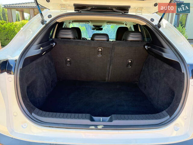 Белый Мазда CX-30, объемом двигателя 2.49 л и пробегом 62 тыс. км за 18299 $, фото 8 на Automoto.ua