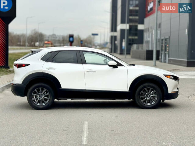 Белый Мазда CX-30, объемом двигателя 2.49 л и пробегом 39 тыс. км за 17999 $, фото 3 на Automoto.ua