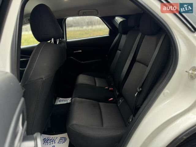 Белый Мазда CX-30, объемом двигателя 2.49 л и пробегом 39 тыс. км за 17999 $, фото 17 на Automoto.ua