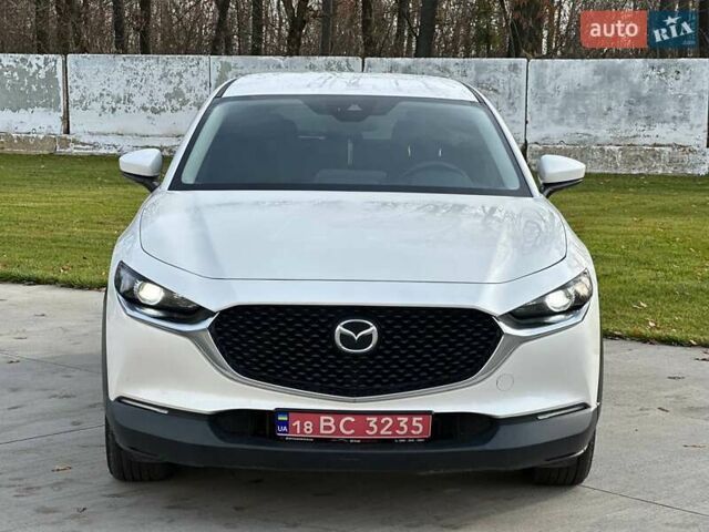 Белый Мазда CX-30, объемом двигателя 2.5 л и пробегом 134 тыс. км за 15500 $, фото 1 на Automoto.ua
