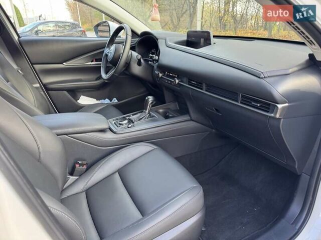 Белый Мазда CX-30, объемом двигателя 2.5 л и пробегом 59 тыс. км за 17900 $, фото 14 на Automoto.ua