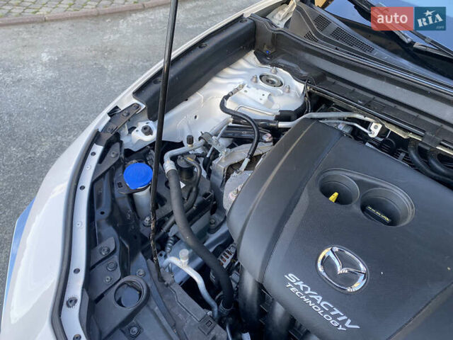 Белый Мазда CX-30, объемом двигателя 2.5 л и пробегом 97 тыс. км за 15750 $, фото 53 на Automoto.ua