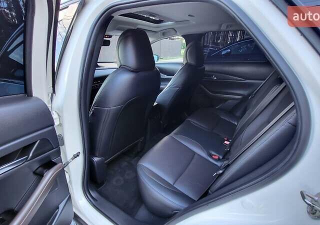 Белый Мазда CX-30, объемом двигателя 2.49 л и пробегом 52 тыс. км за 21500 $, фото 1 на Automoto.ua