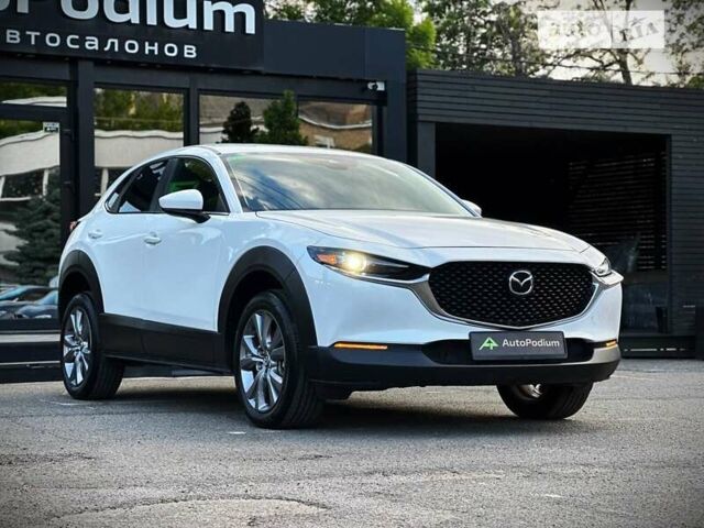 Белый Мазда CX-30, объемом двигателя 2.49 л и пробегом 22 тыс. км за 23000 $, фото 3 на Automoto.ua