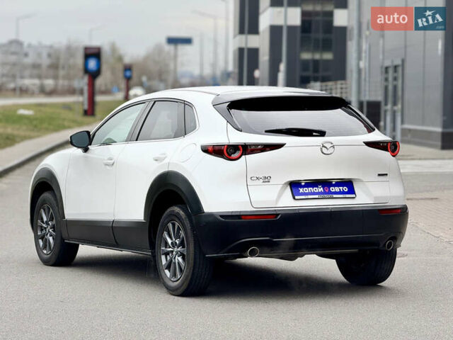 Белый Мазда CX-30, объемом двигателя 2.49 л и пробегом 39 тыс. км за 17999 $, фото 6 на Automoto.ua