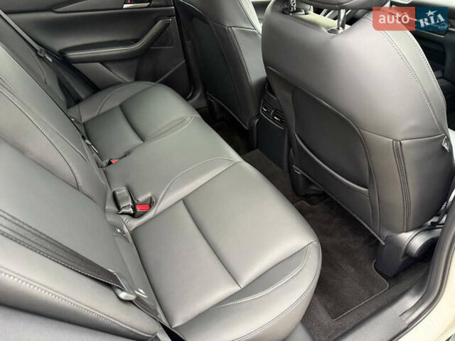 Белый Мазда CX-30, объемом двигателя 2.5 л и пробегом 59 тыс. км за 17800 $, фото 23 на Automoto.ua