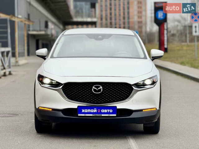 Белый Мазда CX-30, объемом двигателя 2.49 л и пробегом 39 тыс. км за 17999 $, фото 1 на Automoto.ua